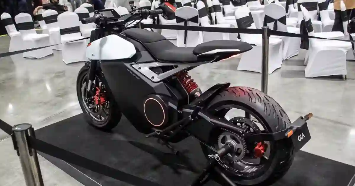 Hero Glamour X 125 vs Ola Roadster Comparison Review: खरीदने से पहले जरूर जानें पूरी सच्चाई Hero Glamour X 125 vs Ola Roadster Comparison Review: खरीदने से पहले जरूर जानें पूरी सच्चाई